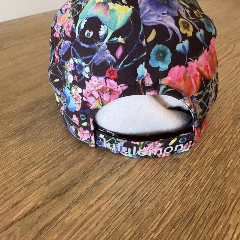 NWOT Lululemon Fast and Free Running Hat-Flowerscope Black Multi-Style# W9EPLS